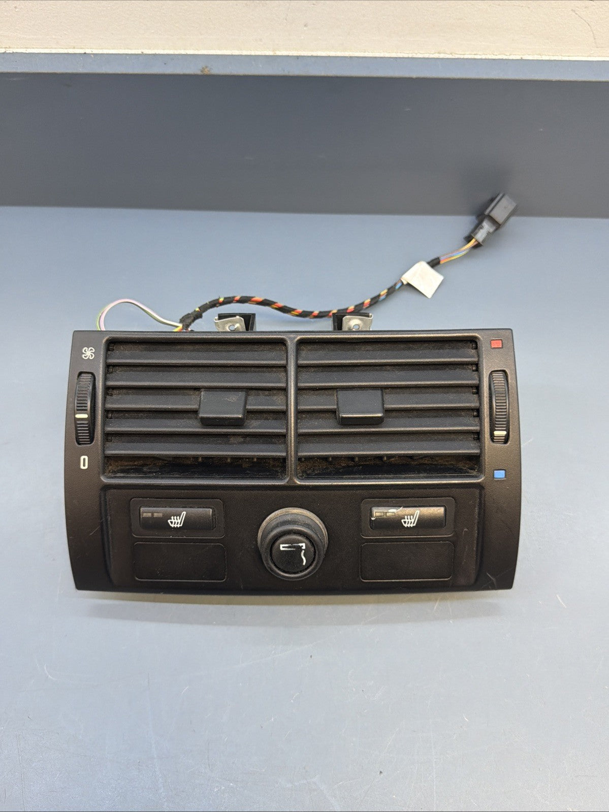 2000-2006 BMW E53 X5 Rear Center Console AC Air Vent OEM 8409081