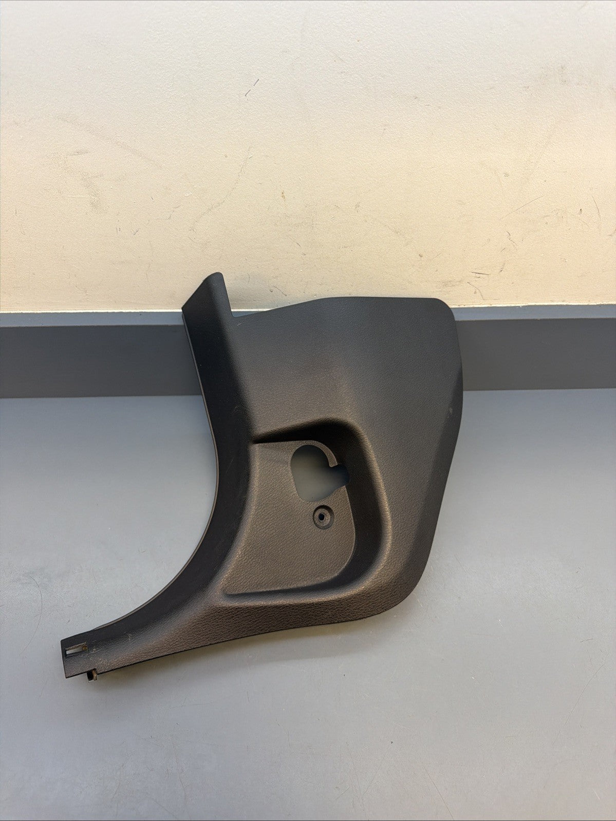 18 - 2023 BMW X2 F39 FRONT LEFT DOOR SILL KICK PANEL COVER OEM 7492597