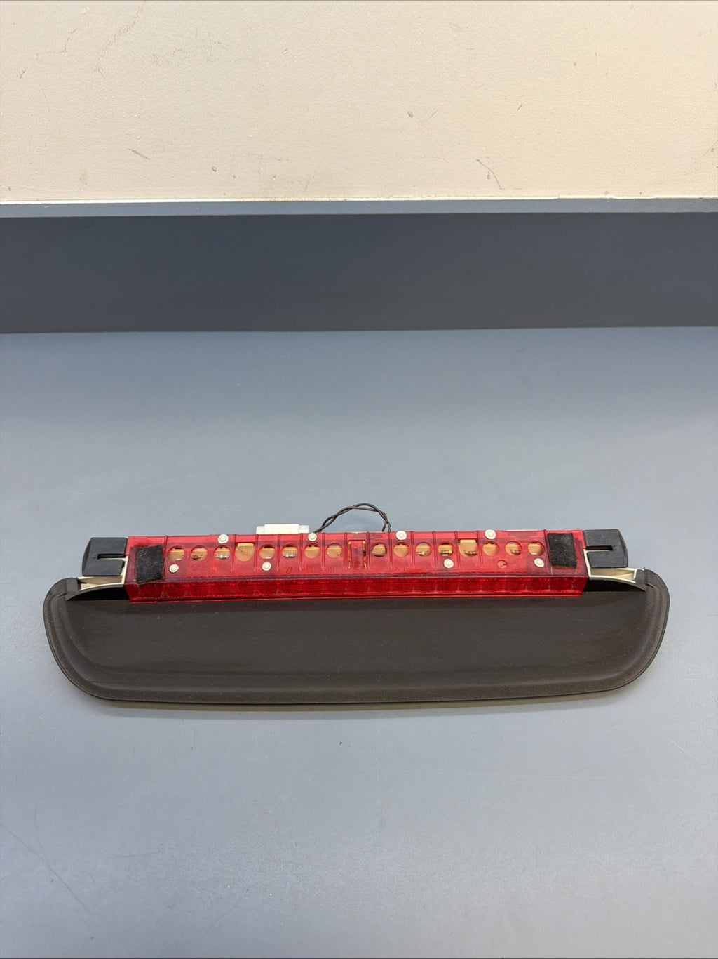 07-13 BMW 335I 328I E92 COUPE REAR 3RD THIRD TAIL BRAKE STOP LIGHT LAMP 7174628