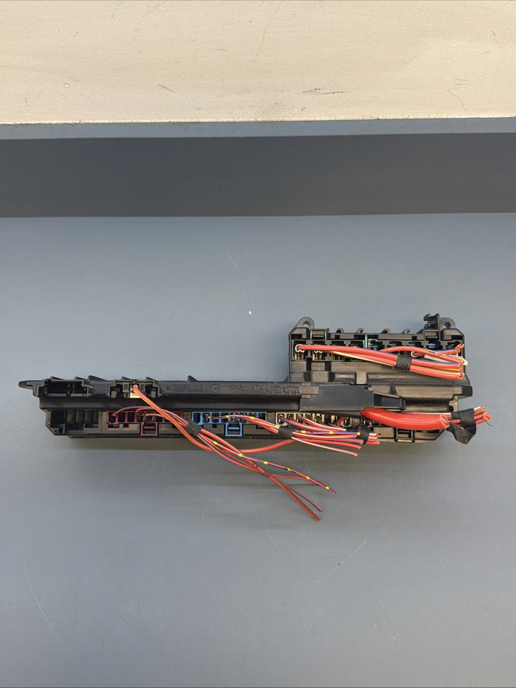 OEM BMW E60 E63 E64 Front Power Distribution Fusebox Fuse Relay Box 6957330