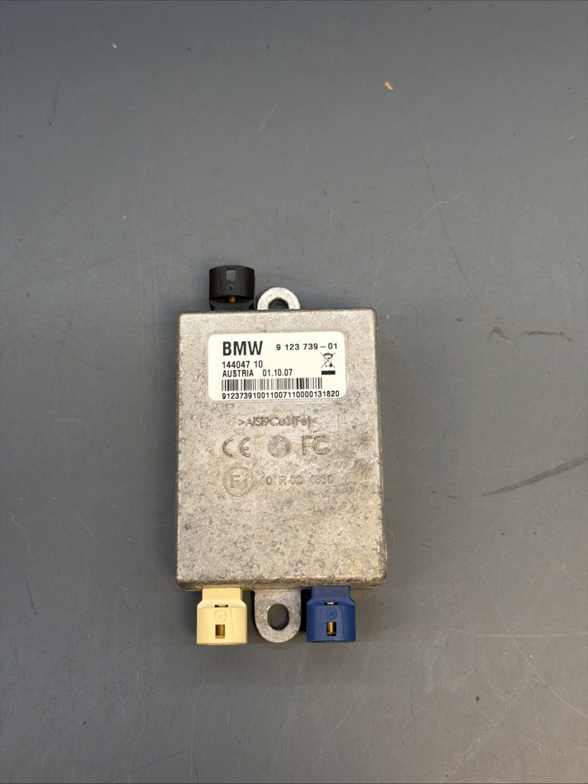 07-10 BMW E90 E92 E60 E63 USB Hub Aux Audio Interface Control Module 9123739 OEM