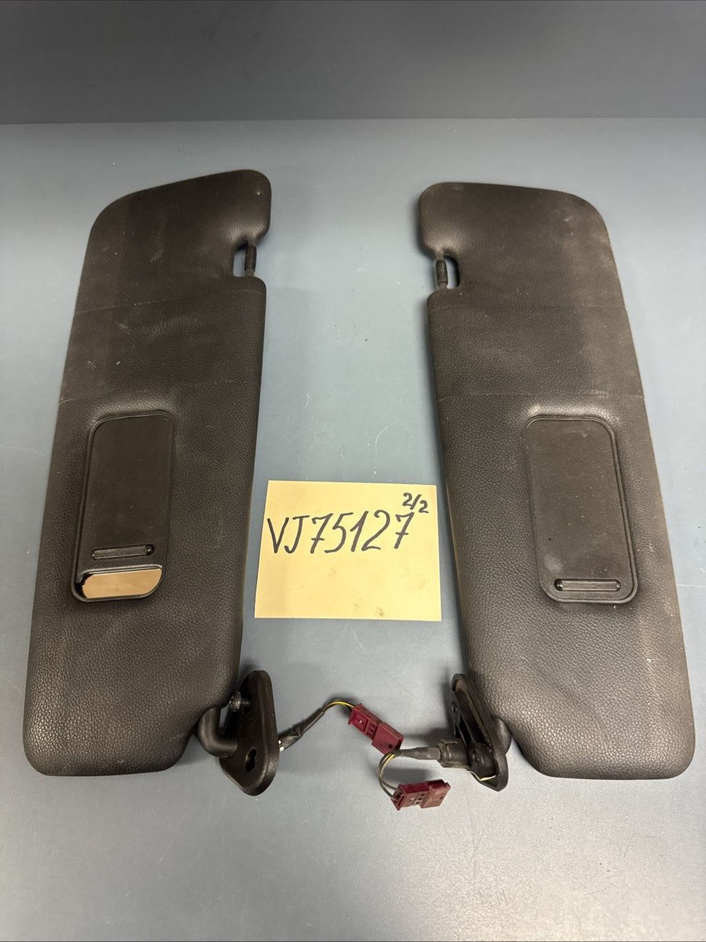 08 - 2011 BMW E88 128I 135I CONVERTIBLE BLACK FRONT LEFT & RIGHT SUN VISOR OEM