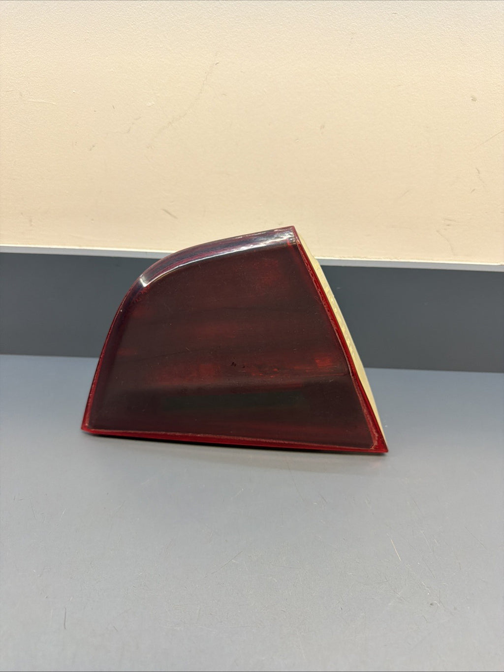 2009-2011 BMW 335I E90 LCI 3-SERIES LEFT REAR SIDE INNER TAIL LIGHT 4871733 TINT
