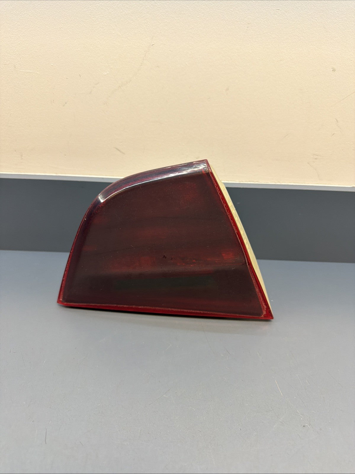 2009-2011 BMW 335I E90 LCI 3-SERIES LEFT REAR SIDE INNER TAIL LIGHT 4871733 TINT