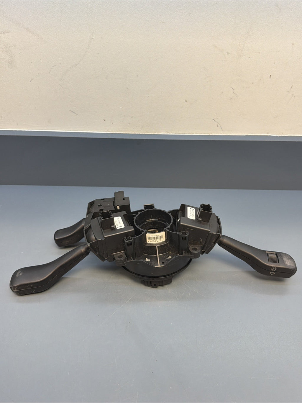 95–03 BMW E39 5/7 Series Steering Column Clock Spring Switch Assembly 8375396