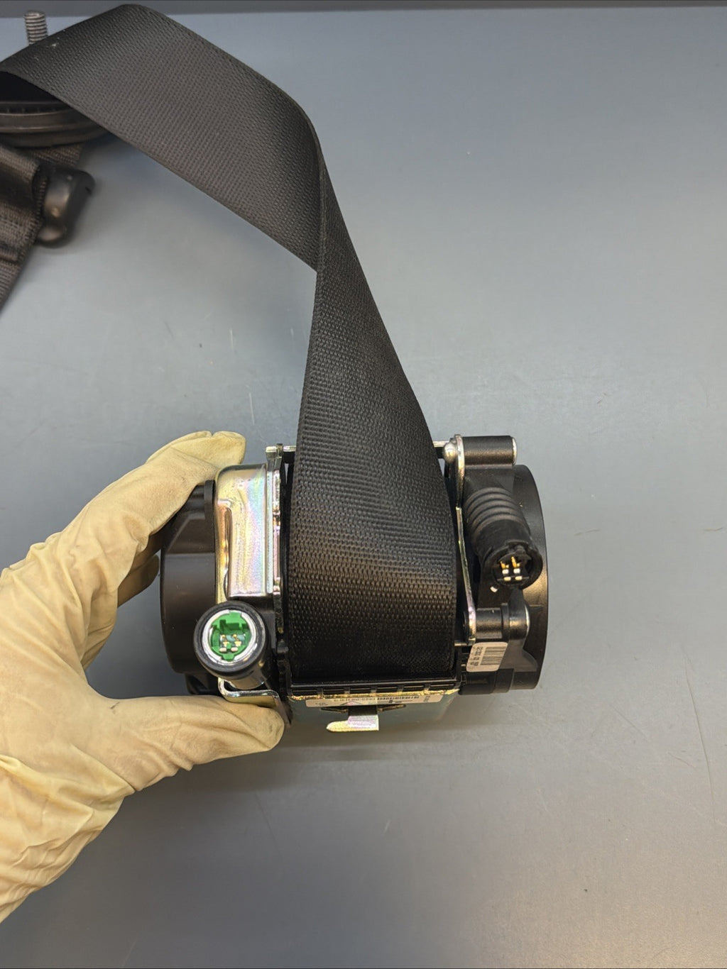 2018-2022 BMW X2 Right Front Seat Belt Retractor 642553900A OEM