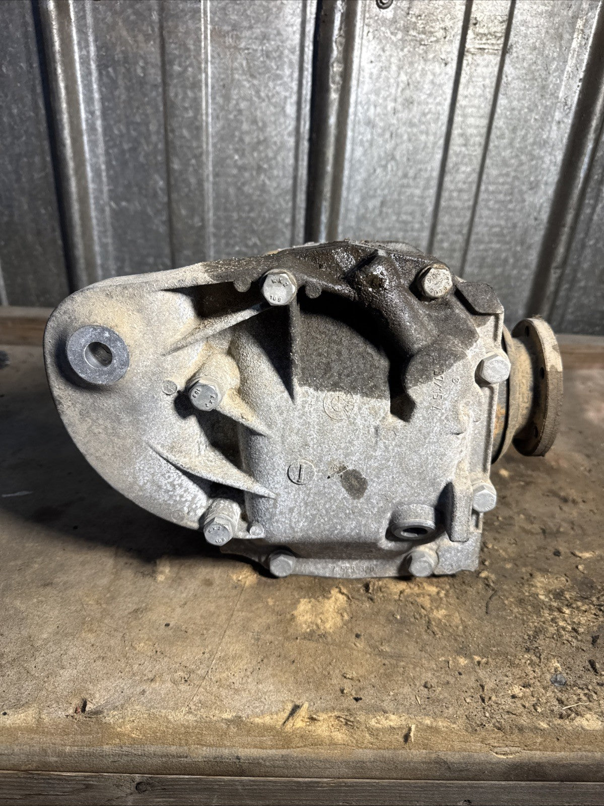 BMW REAR DIFFERENTIAL E60 535XI AUTOMATIC SERIES FINAL DRIVE 7560882