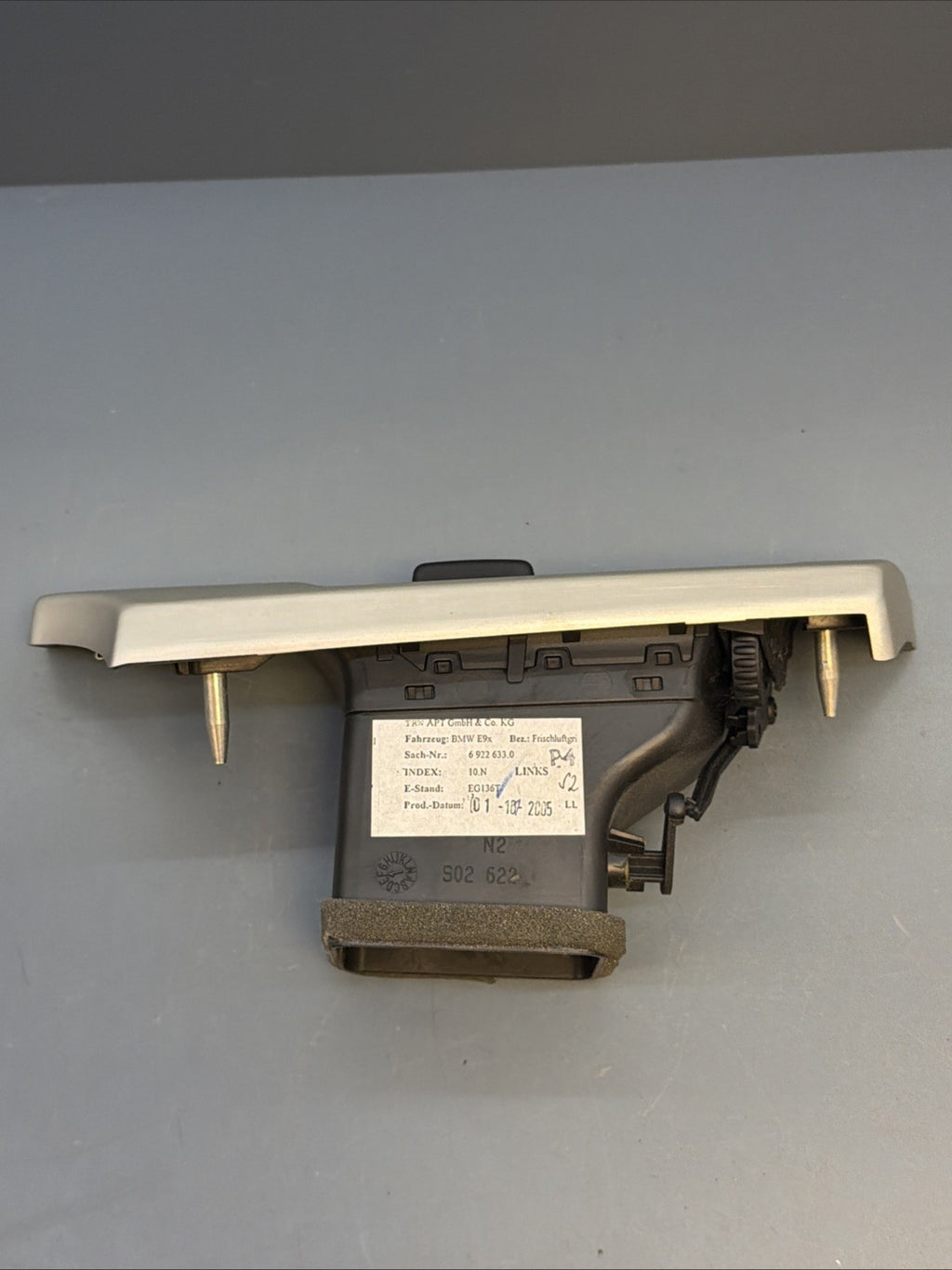 BMW OEM E90 E91 front driver left air vent brushed aluminum silver trim 6922633