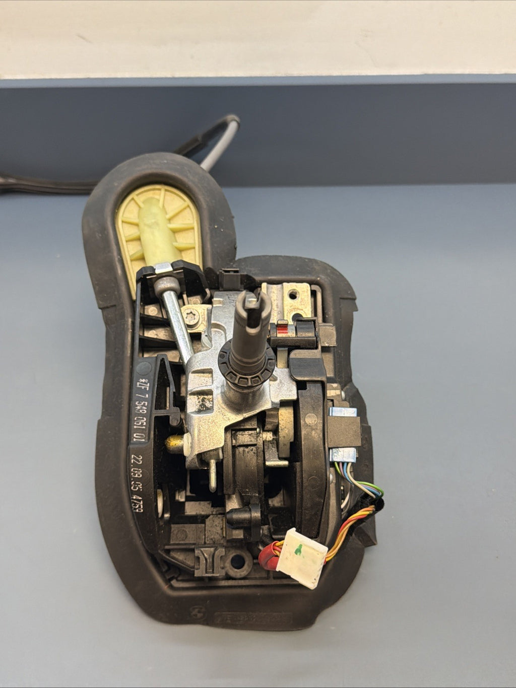 06-11 BMW E90 E91 325i XI 330i Automatic Transmission Gear Shifter 7548061