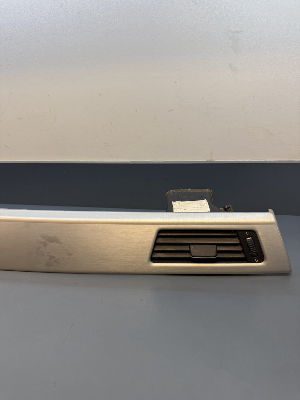 BMW 05-13 E90 3 SERIES RIGHT DASH VENT TRIM ALUMINUM OEM 9147391 *NOTE*