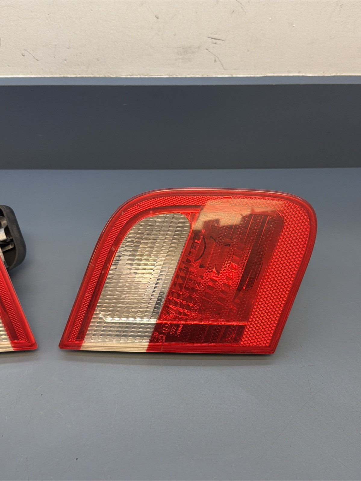 2000-2001 BMW E46 328 Left Right Inner Tail Light Oem SEDAN 8364924 8364923