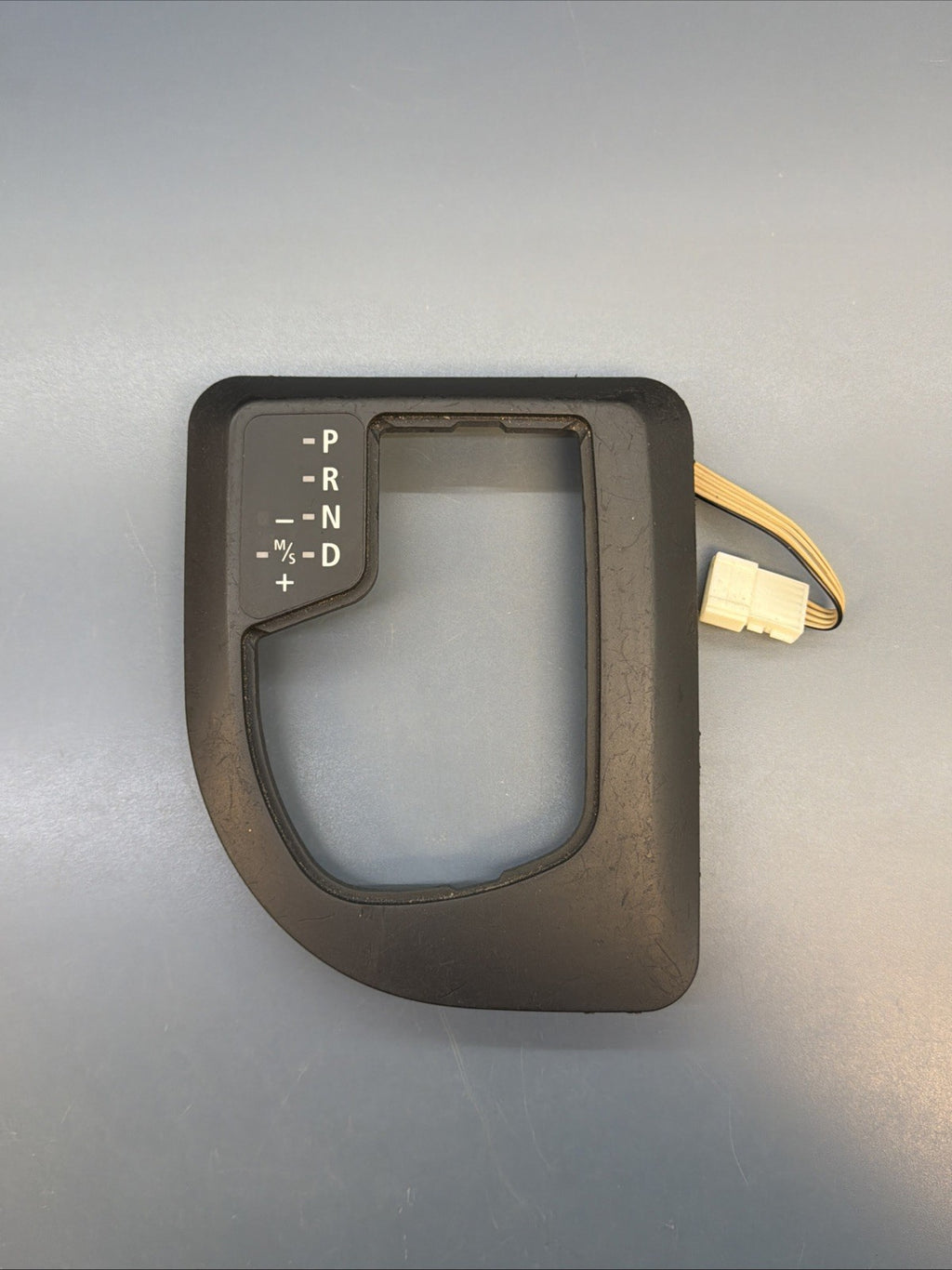 2004-2007 BMW 530i 535I FRONT CENTER CONSOLE SHIFTER TRIM BEZEL 7077662 OEM