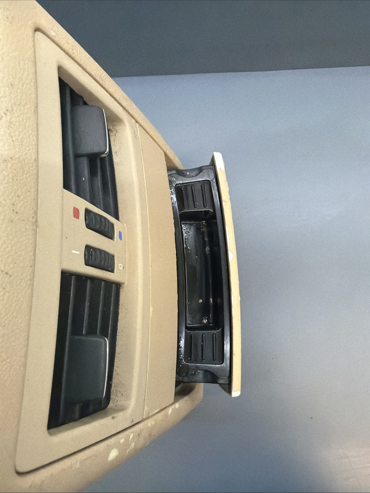 06-10 BMW E90 91 325i 328i Rear Center Console Cover Air Vent Ashtray 5116584507