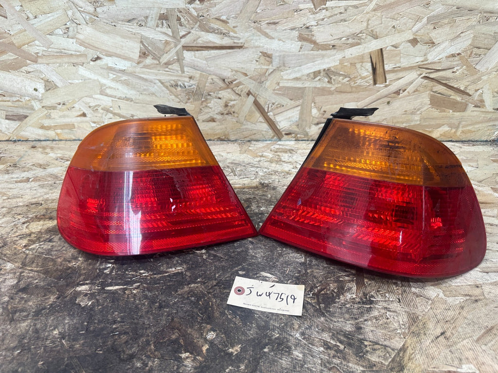 BMW 1997-2002 E46 3 SERIES REAR OUTER TAIL LIGHT SET 2 PC OEM 8383099+8383100