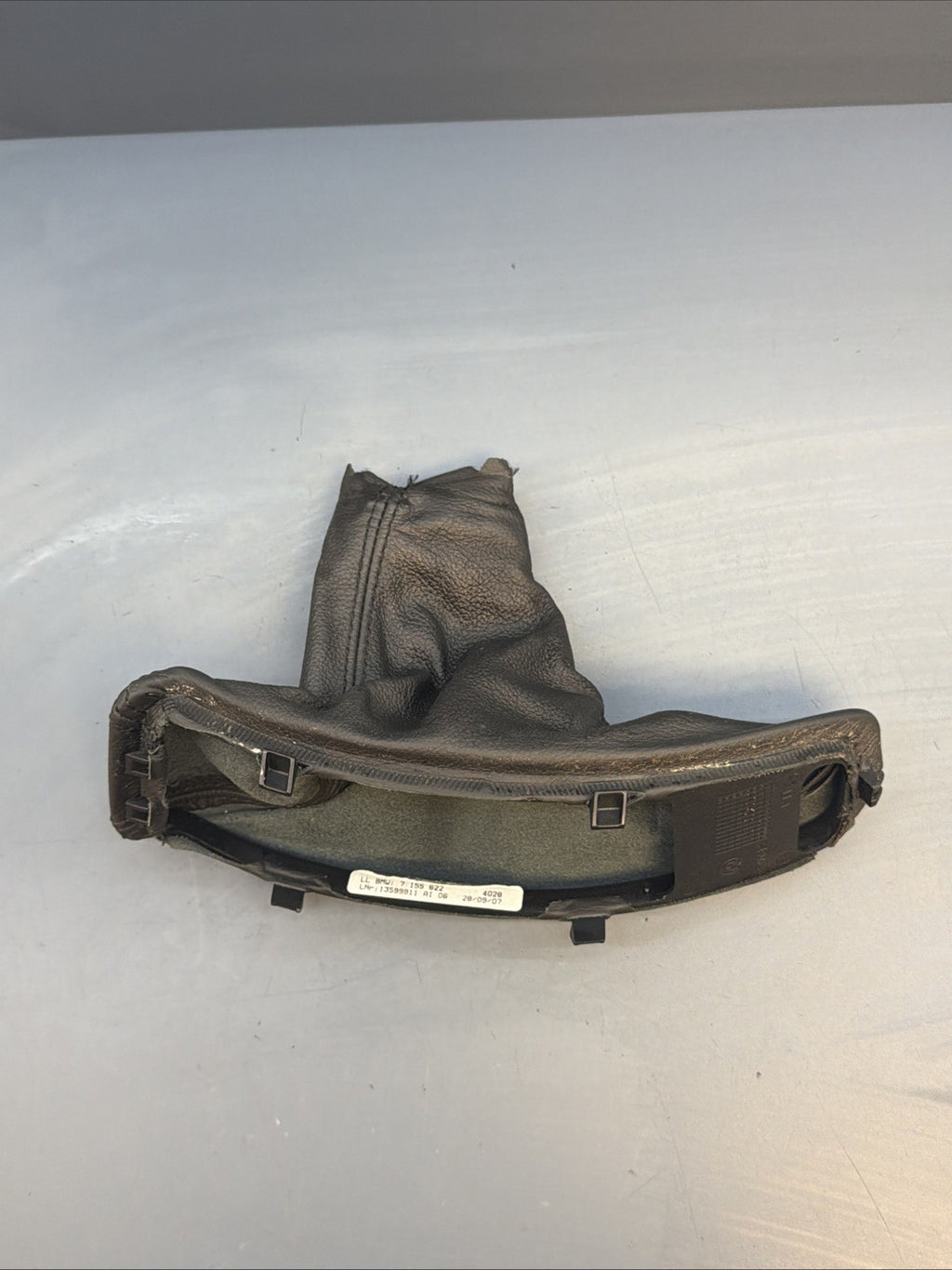 06-11 BMW E90 E92 E93 335i 325xi M3 Emergency Break Handle Boot 7155622 BLACK