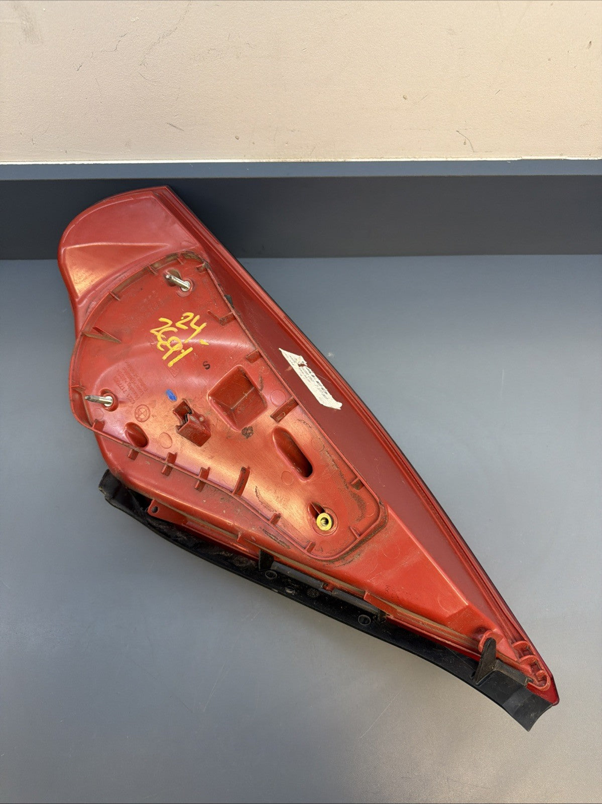 2008-2010 BMW 650i E63 E64 LEFT DRIVER SIDE TAIL LIGHT TAILLIGHT OEM 7177069