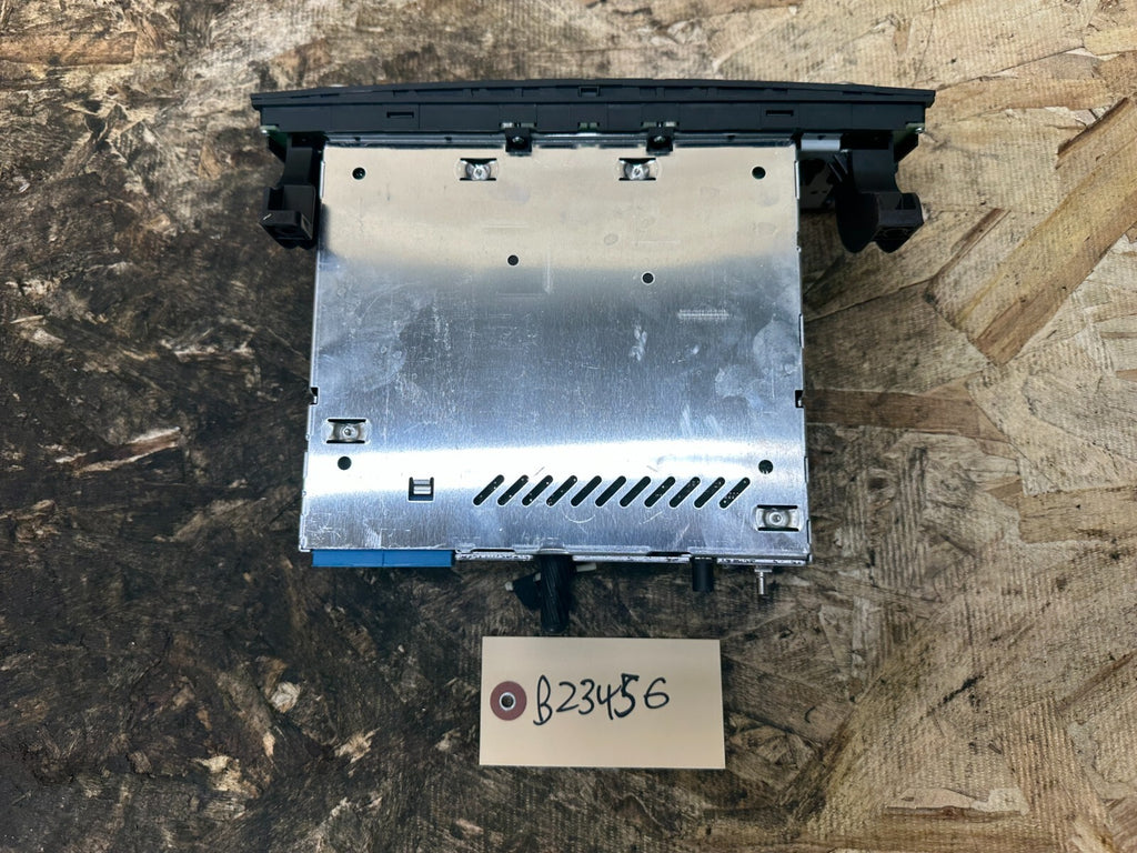 BMW 2006-2012 E90 AM/FM CD AUDIO RADIO PLAYER OEM 9258179