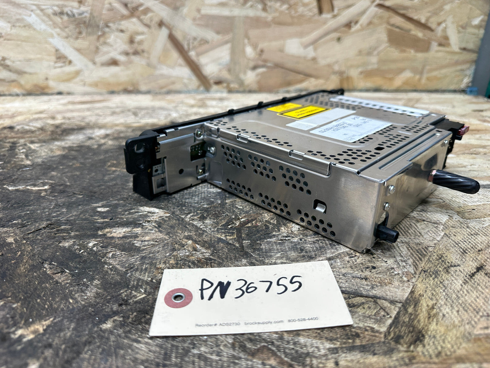 BMW E46 CENTER CONSOLE CD/RADIO STEREO RADIO PLAYER OEM BMW 6941505