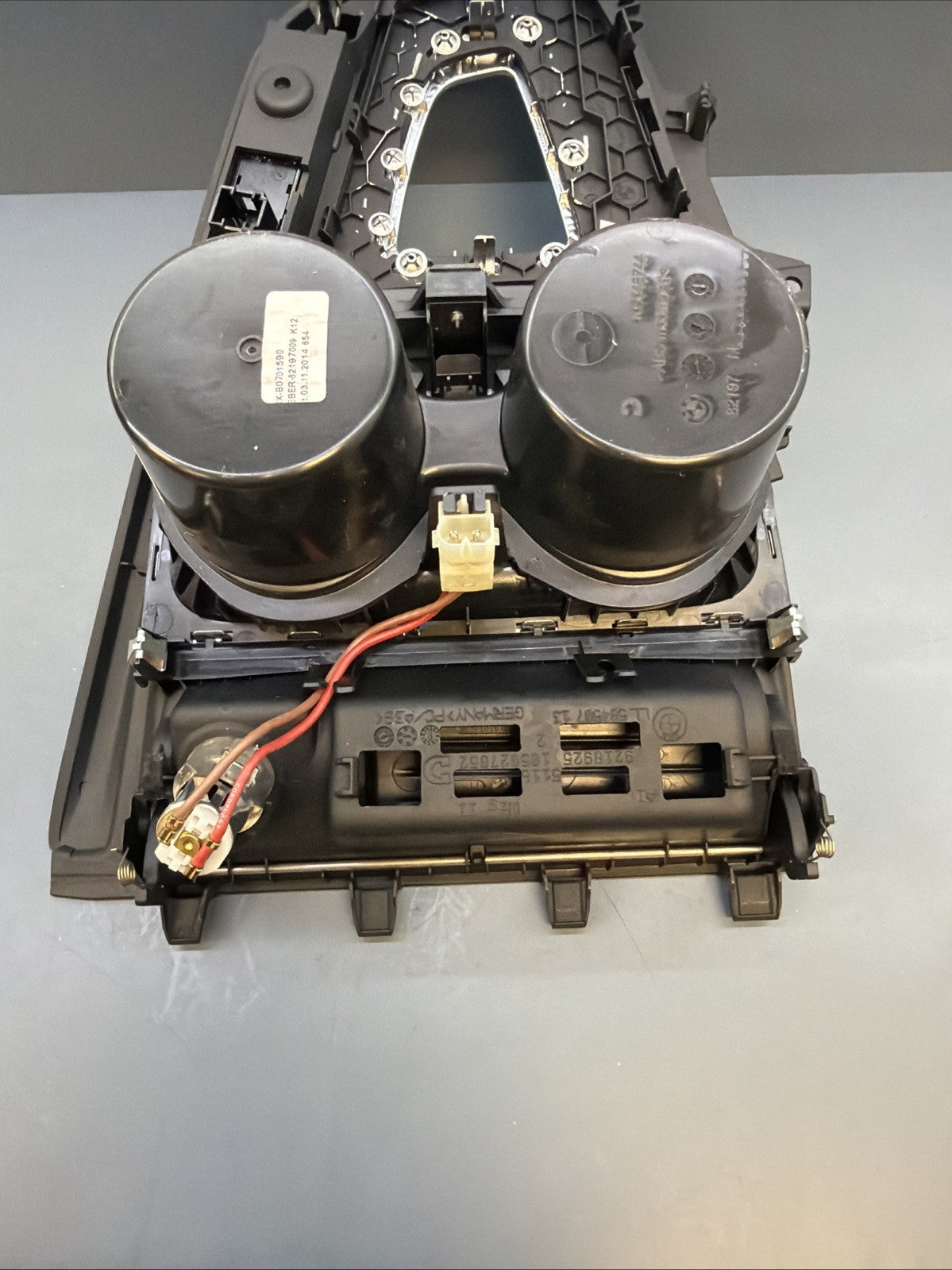 11-19 BMW 3 4 F30 F32 F33 F34 SERIES CENTRE CONSOLE CUP HOLDERS STORAGE 82197009