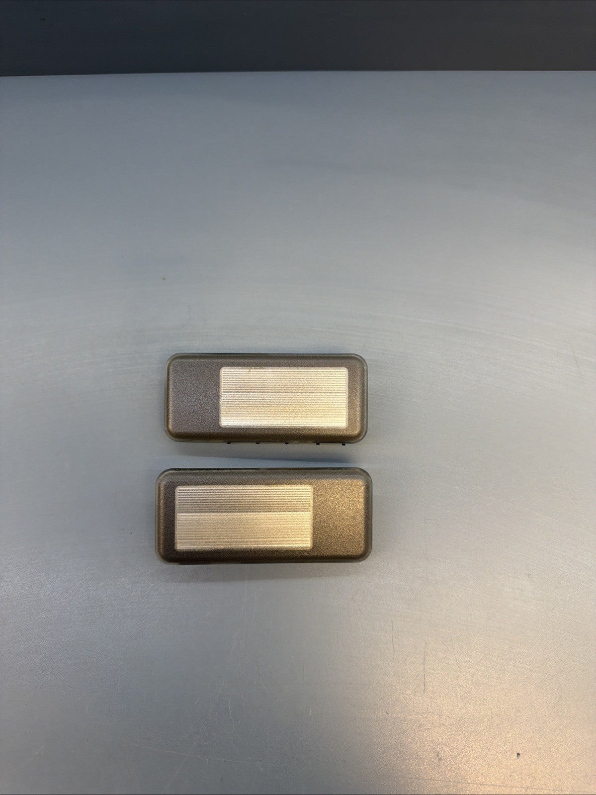 2003-2010 BMW X3 E83 RIGHT Roof Sun Visor Sunvisor Light BLACK OEM 140930