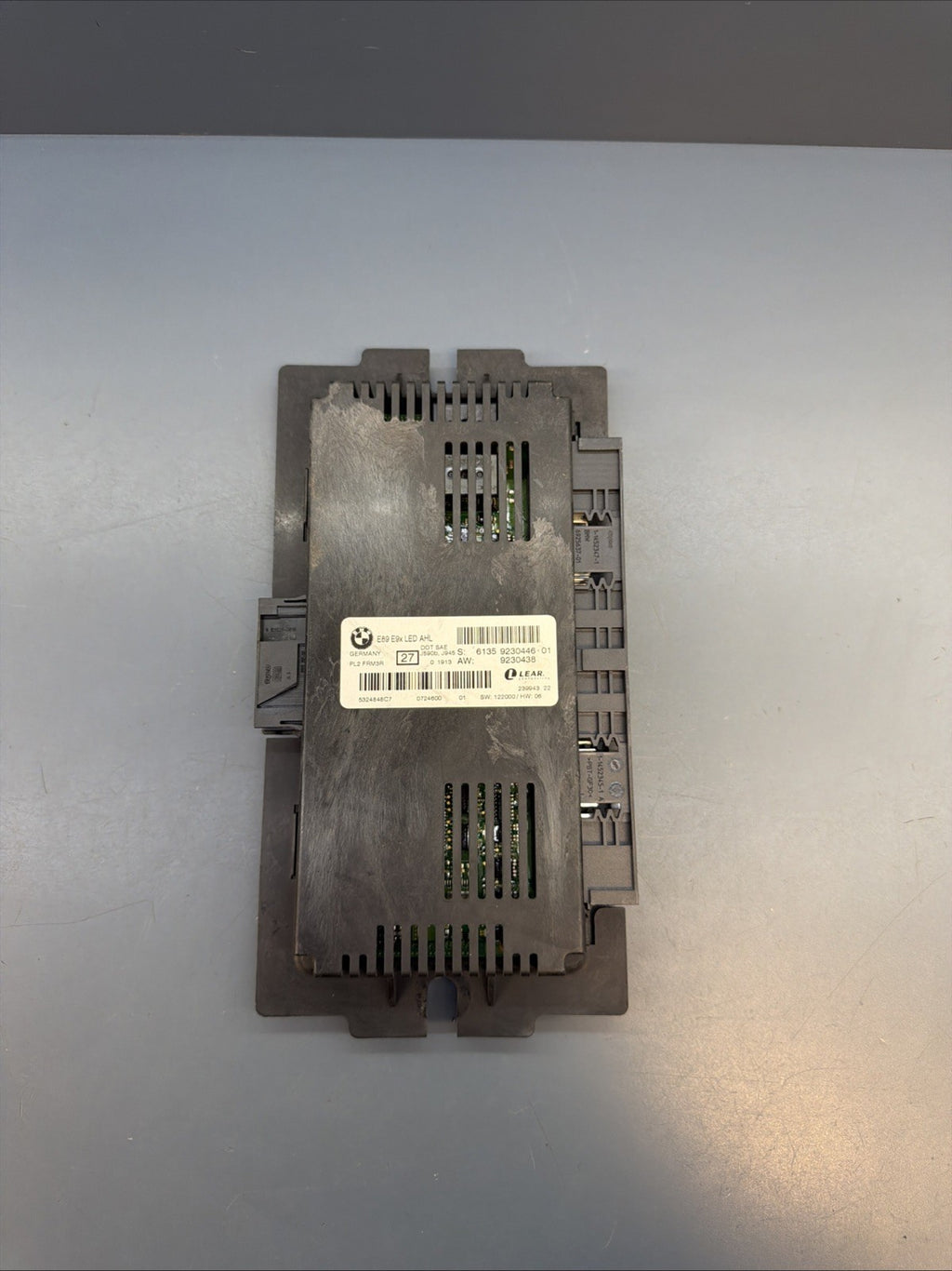 11 12 13 BMW e89 e9x Footwell Body Control Unit LED AHL PL2 FRM3R LEAR 9230446