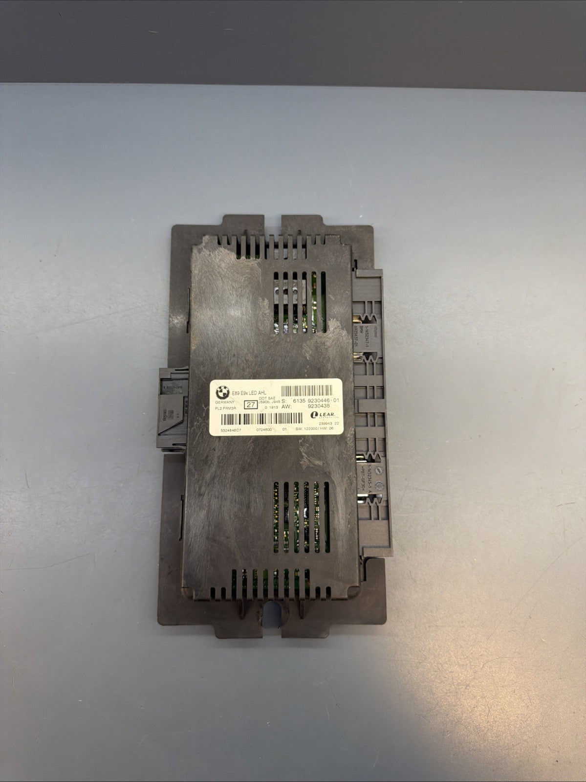 11 12 13 BMW e89 e9x Footwell Body Control Unit LED AHL PL2 FRM3R LEAR 9230446