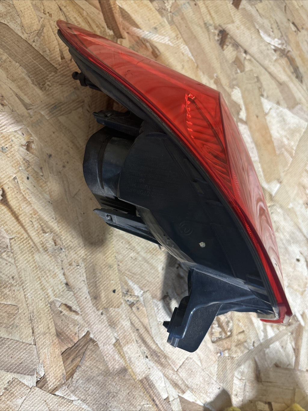 2011-2015 BMW 328IX F30 REAR RIGHT SIDE OUTER TAILLIGHT LIGHT LAMP  7372786 OEM