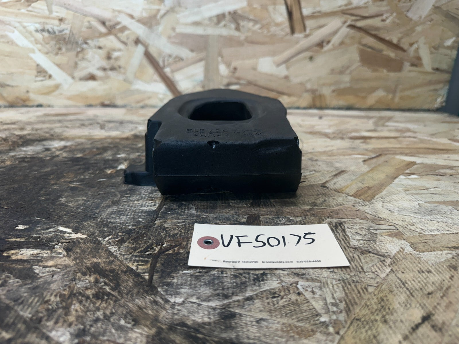 BMW 2006-2012 E90 E9X FOAM INSERT FOR SHIFTER COVERING OEM 7567319