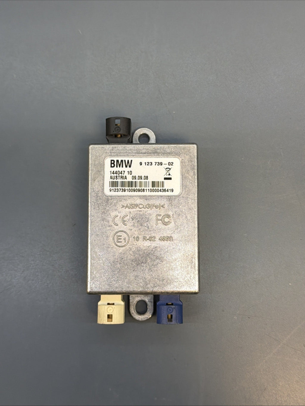 2008 - 2010 BMW 535i 528i 550i E60 USB HUB ANTENNA CONTROL MODULE OEM 9123739