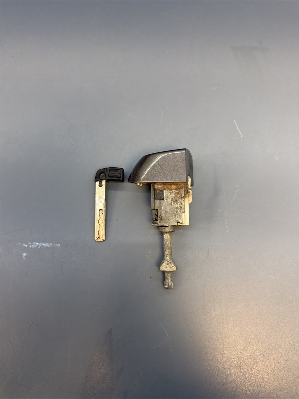 Left Front Driver Side Door Handle Key Lock Hole Keyhole OEM BMW E92 E93
