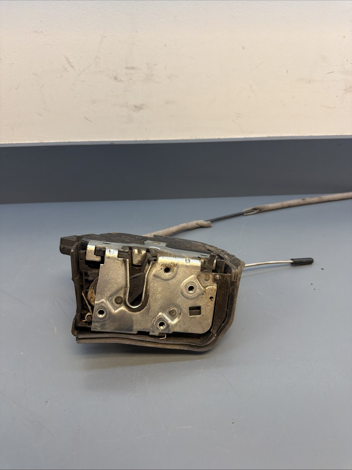 00-06 BMW E53 X5 REAR RIGHT PASSENGER SIDE DOOR LOCK ACTUATOR OEM 8402602