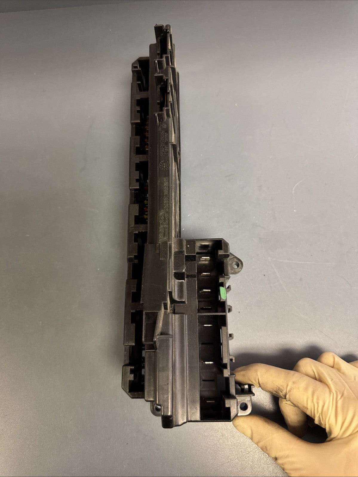 2008-2010 BMW 550I E60 CABIN FRONT RIGHT FUSE RELAY JUNCTION BOX 6957330