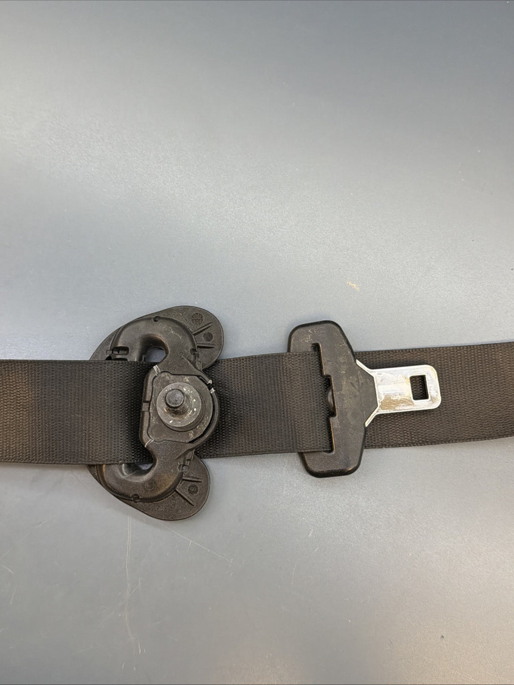 2006-2011 BMW 328i 335i E90 Left Front Seat Belt 72119117219 OEM