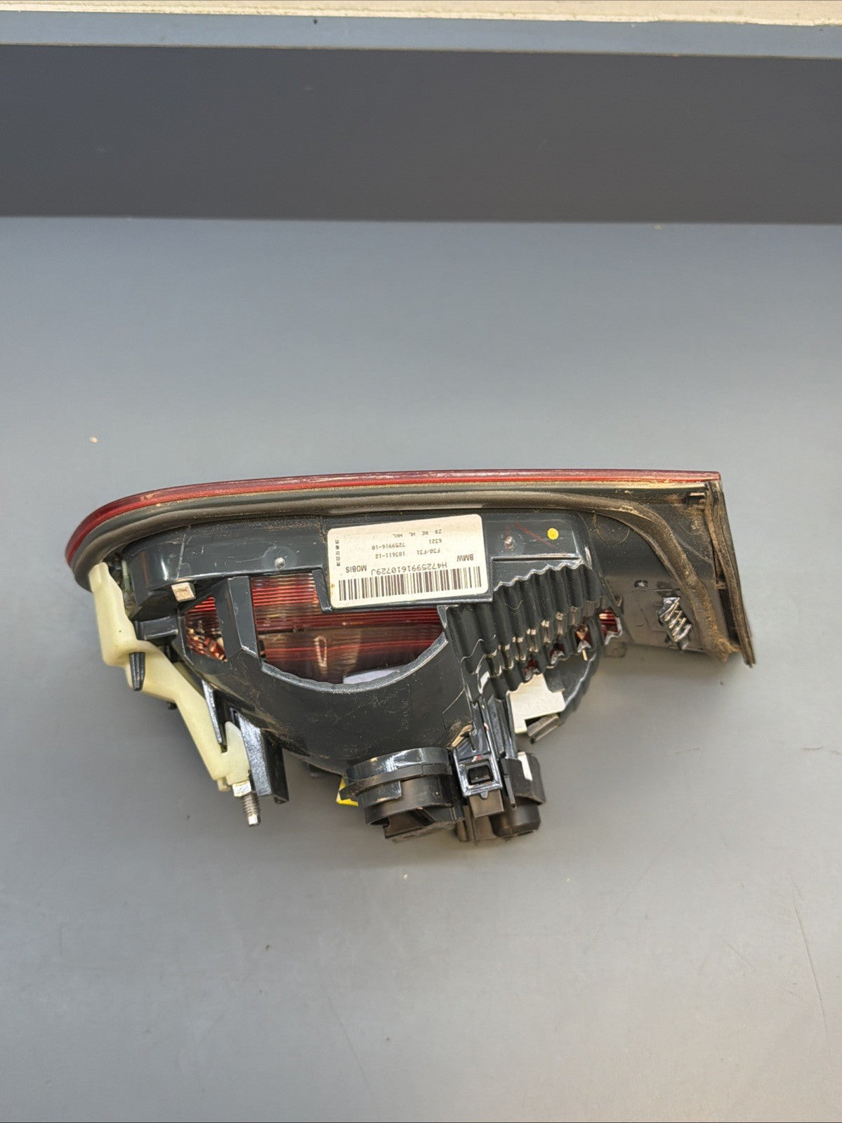 12-15 BMW 3 SERIES F30 F31 RIGHT SIDE INNER TRUNK LID MOUNTED TAILLIGHT 7259916