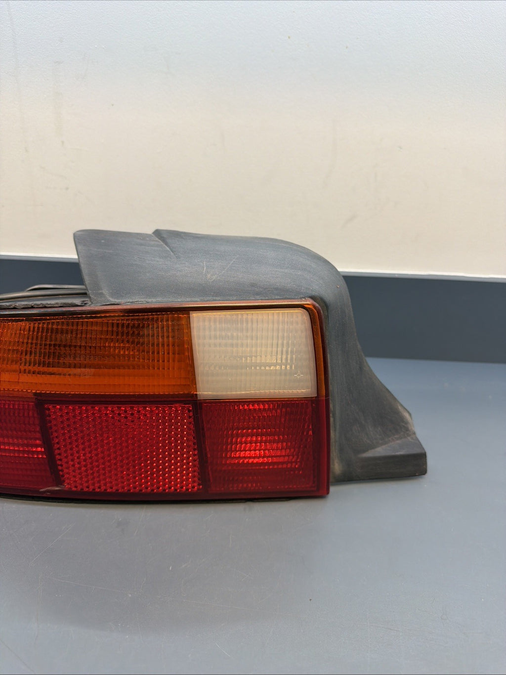 96-00 BMW Z3 ROADSTER REAR LEFT DRIVER SIDE TAIL LIGHT BRAKE STOP LAMP 8389713