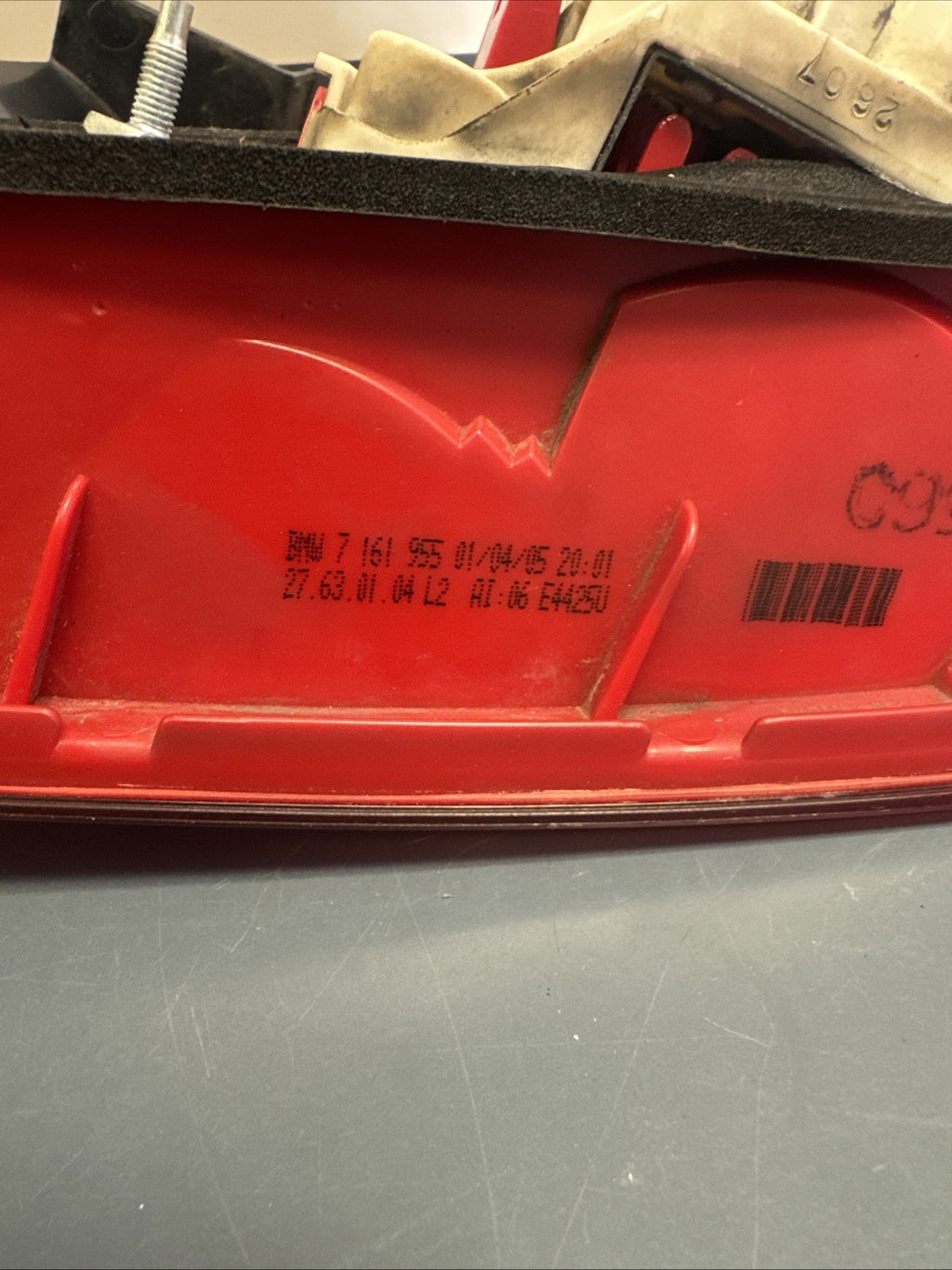 2008 BMW 328 SERIES SEDAN OEM LT DRIVER'S SIDE REAR TAIL LIGHT PRE-LCI 7161955