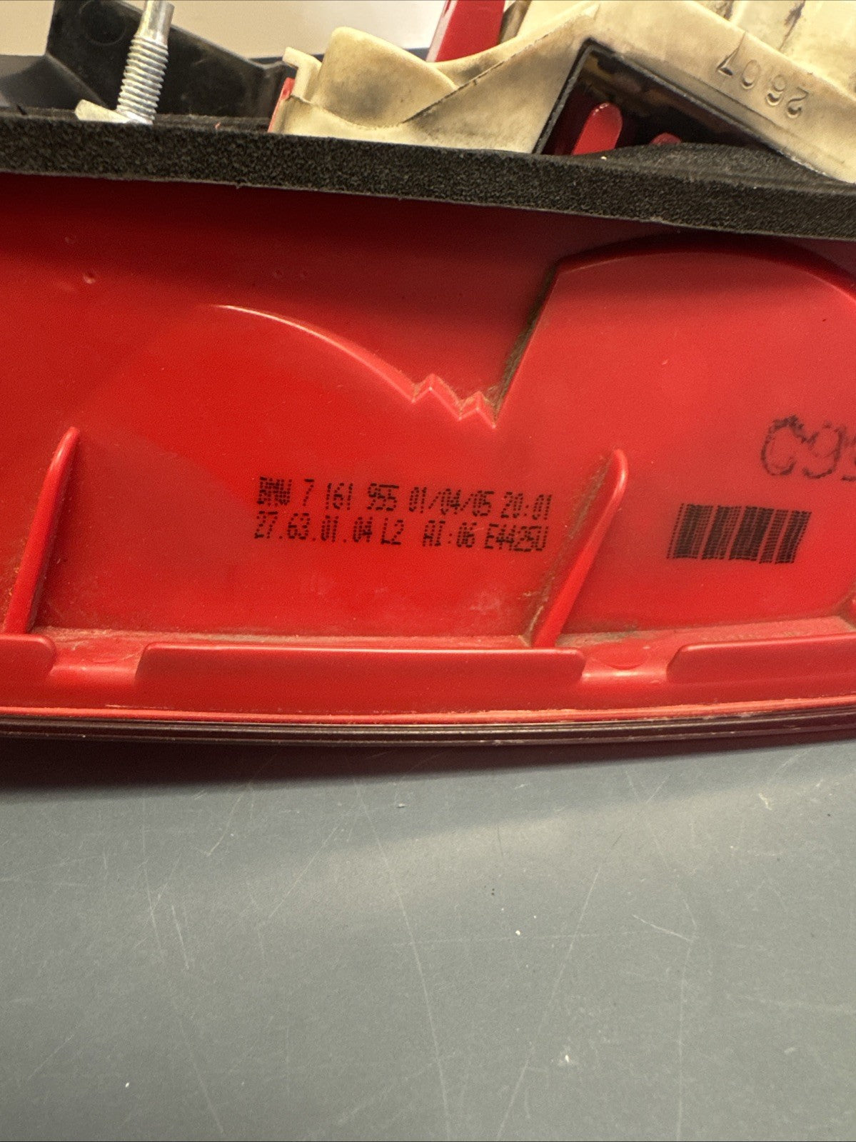 2008 BMW 328 SERIES SEDAN OEM LT DRIVER'S SIDE REAR TAIL LIGHT PRE-LCI 7161955