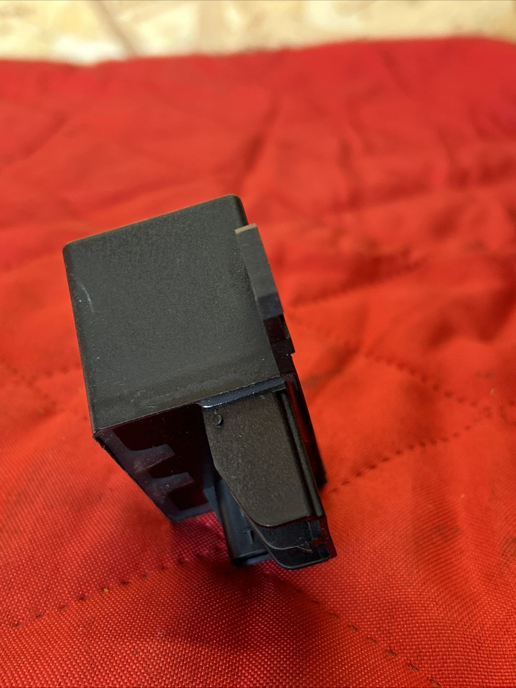 09-17 BMW F01 F06 F07 F10 F12 F13 F15 F16 F22 F30 F32 COOLING FAN RELAY 9198302