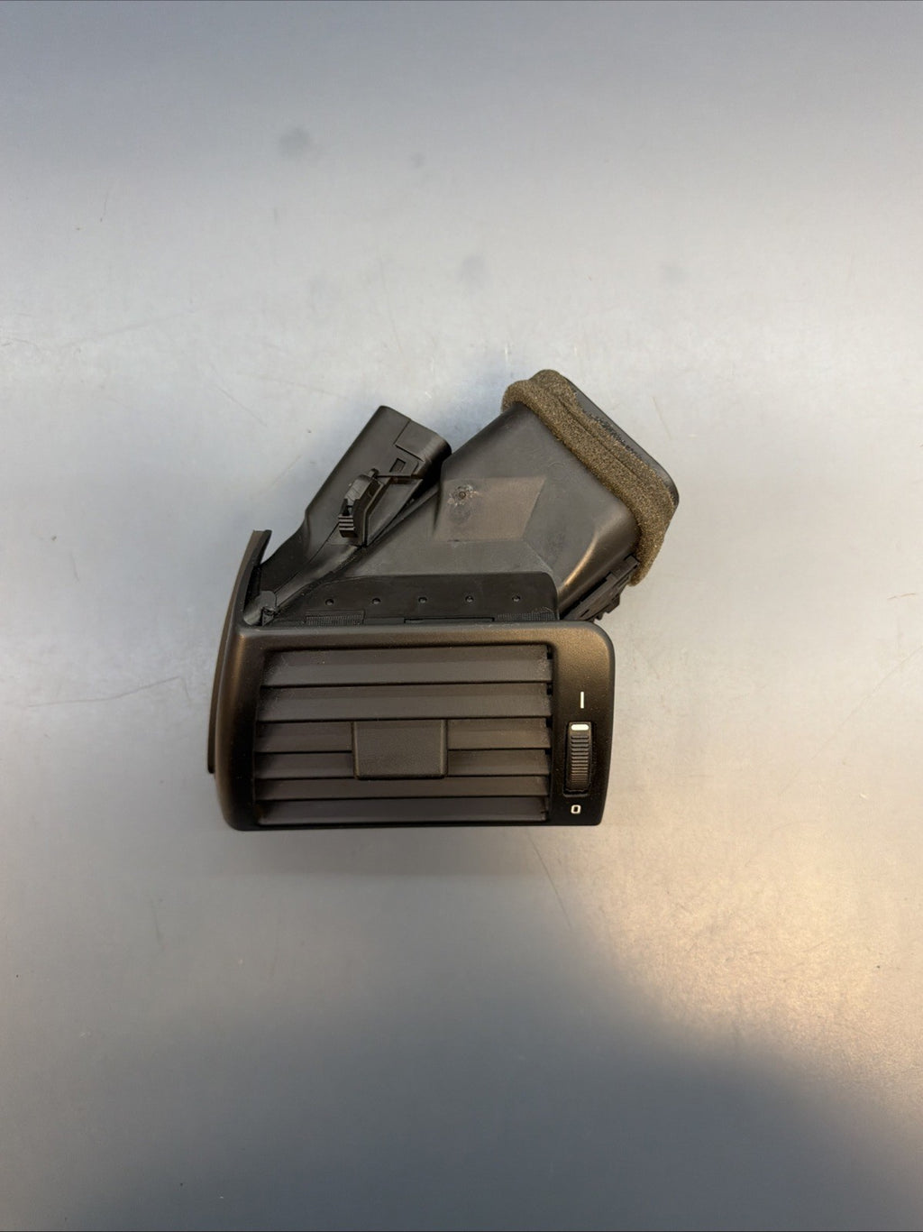00-06 BMW E46 3 Series Left Air Vent Port A/C Genuine OEM 8361897