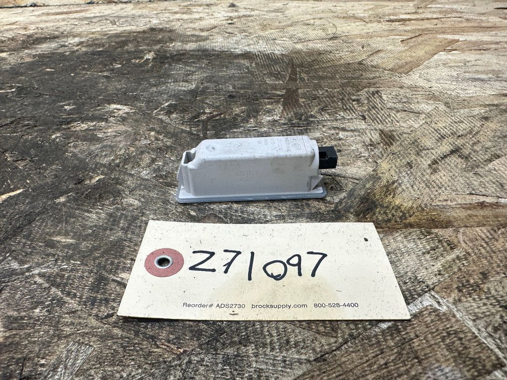 BMW 02-19 INTERIOR FOOTWELL DOOR COURTESY LIGHT LIGHT OEM 6972605