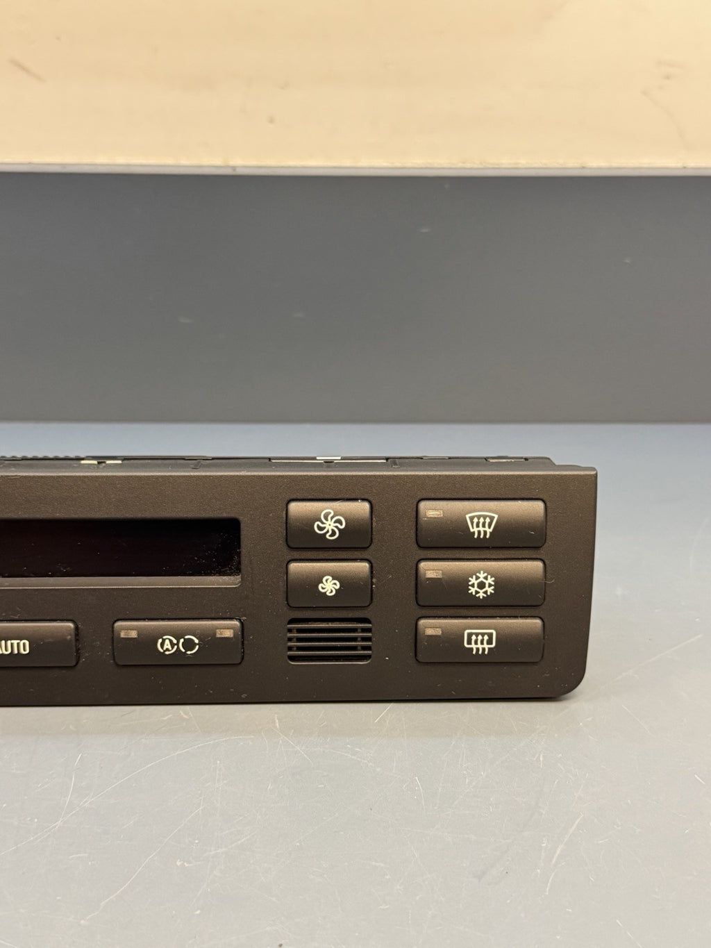 BMW 1999-2005 E46 CLIMATE CONTROL HEATER/AC PANEL AUTOMATIC OEM 6941732