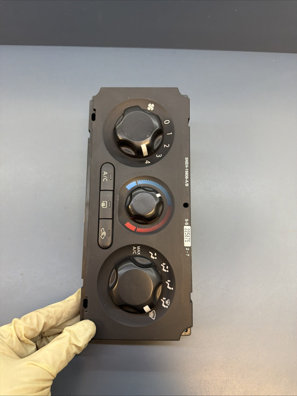 2005-2007 Nissan Xterra Climate Control Module Black OEM 5NEH-19806-A/B