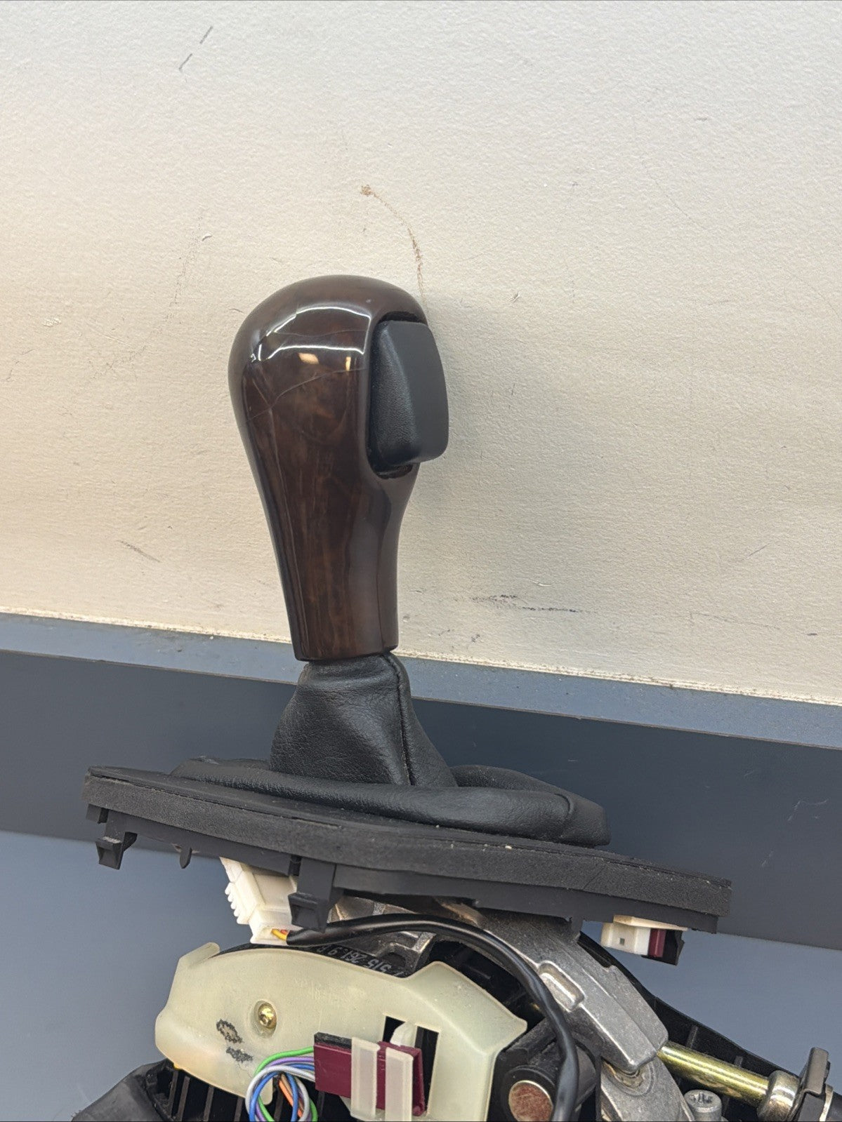 BMW 98-06 E46 3 SERIES STEPTRONIC AUTOMATIC TRANS GEAR SHIFTER/SELECTOR 7515261