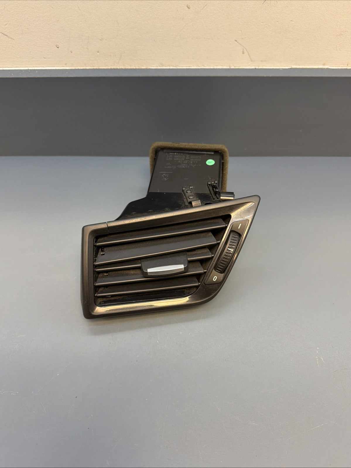 12-15 BMW X1 E84 Left Driver Dash Air Vent Airvent Assembly OEM 9258362 *READ*