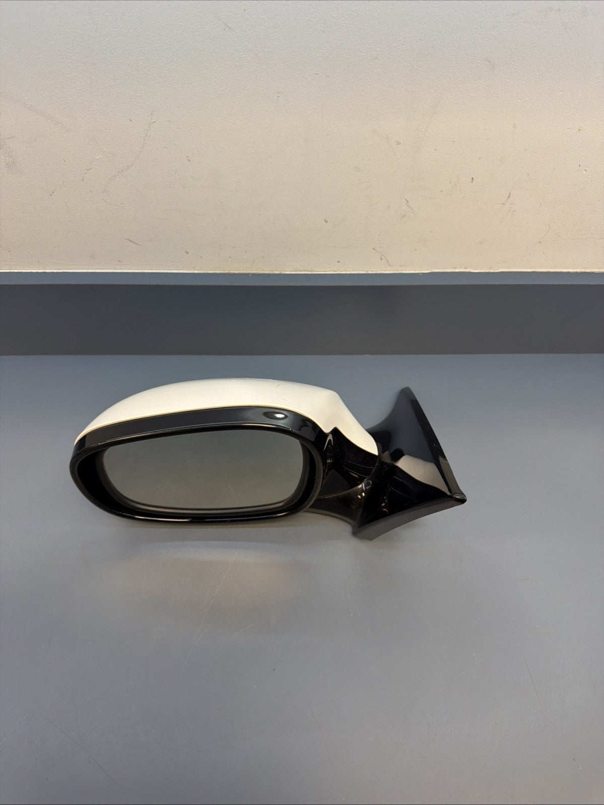 BMW 2009-2013 E90 LCI POWER LEFT DRIVER SIDE MIRROR WHITE OEM 7208146
