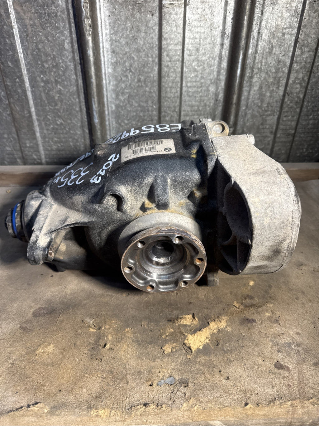 07-13 BMW E88 E90 E92 E93 135 335 Rear Axle Drive Differential Carrier 3.46