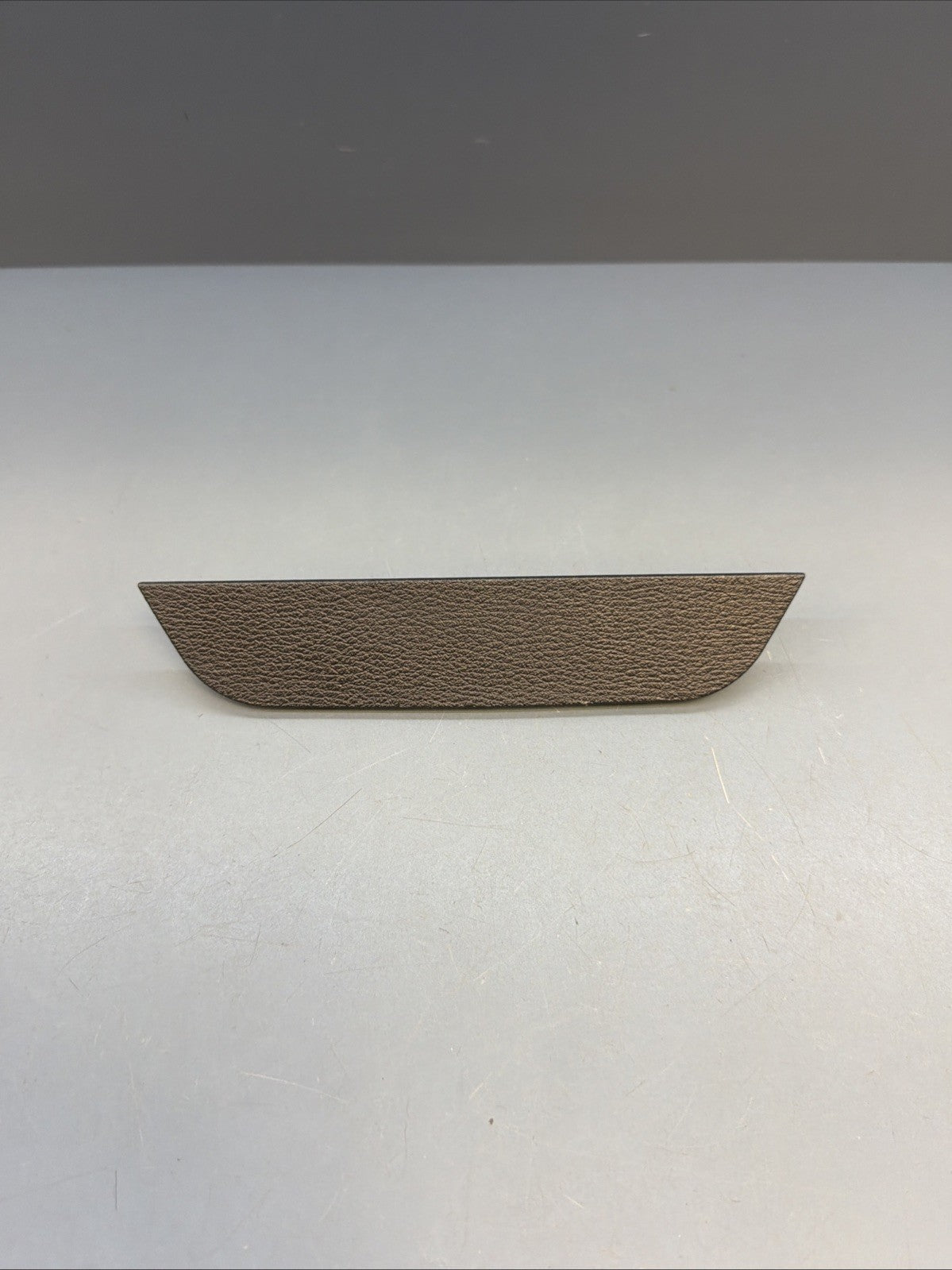 2018-2023 BMW X2 F39 RIGHT SIDE CENTER CONSOLE BOLT SCREW COVER TRIM CAP 9335227