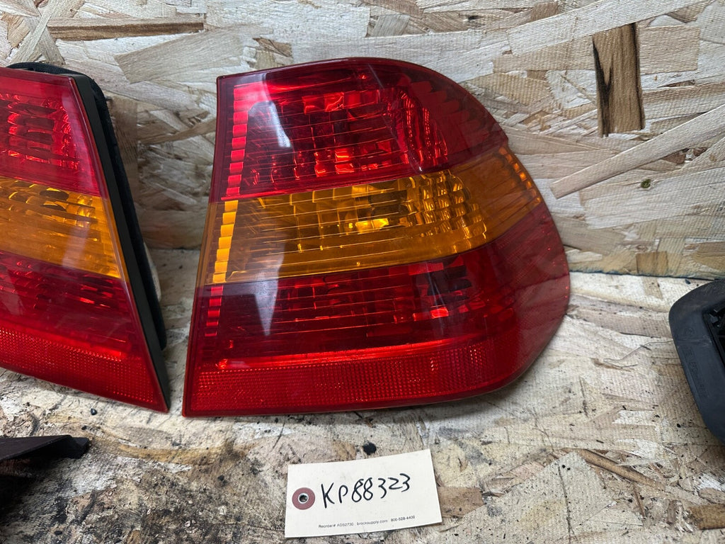 BMW E46 1999/2005 REAR TRUNK TAIL LIGHT L+R COMPLETE OEM BMW 6946533/6946534
