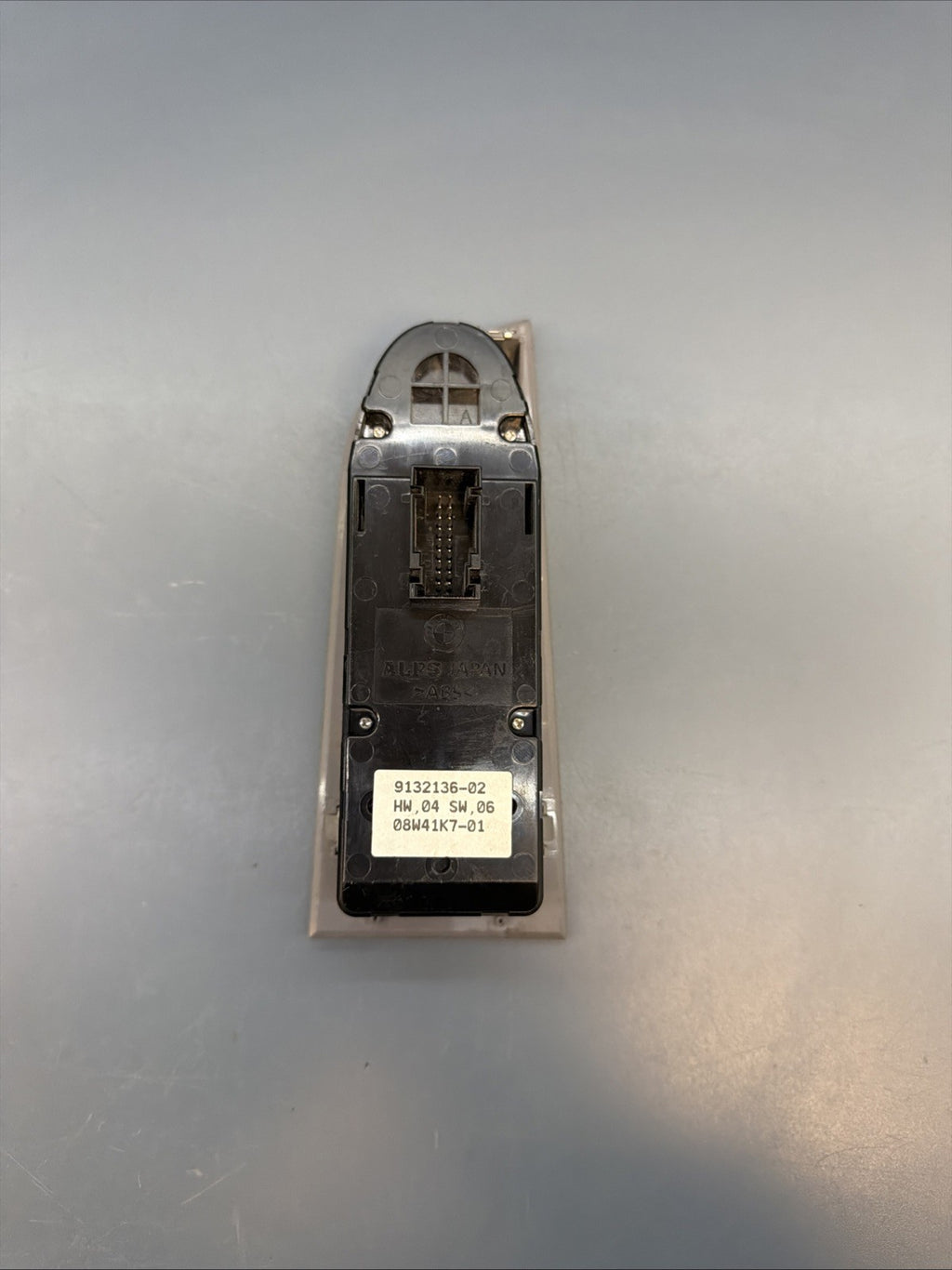 06-11 BMW E90 E91 325I 328I 330I 335I FRONT DRIVER MASTER WINDOW SWITCH 9132136