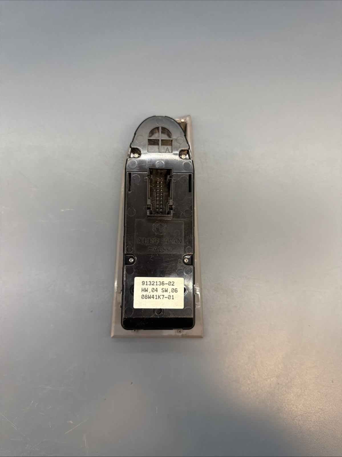 06-11 BMW E90 E91 325I 328I 330I 335I FRONT DRIVER MASTER WINDOW SWITCH 9132136